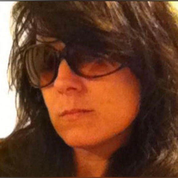 Meet your Posher, Heather I go live every Thursday at 11:15 am est🎉 - Picture 4 of 6